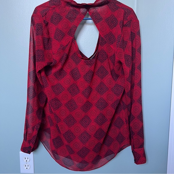 Cabi Sheer Long Sleeve Blouse, Keyhole cutout back, Drape Neck, Women’s Medium - Picture 7 of 8